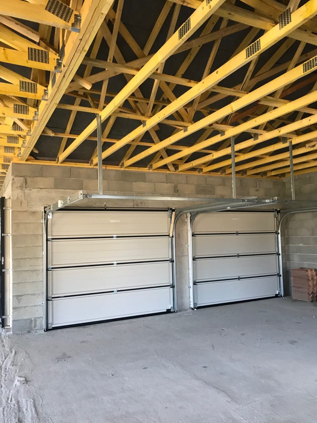 double-garage-Tradibati Réalisation d’une maison neuve à Lubac 07300